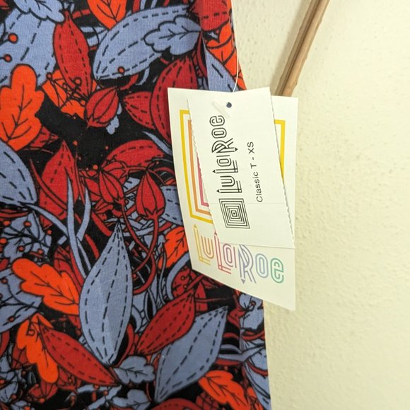 Lularoe Classic T - Picture 4 of 6